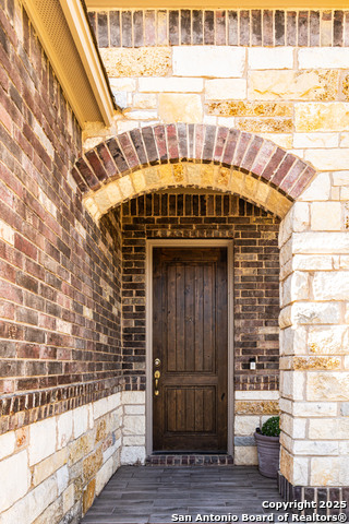 Image 3 of 27 For 636 Carriage House  30