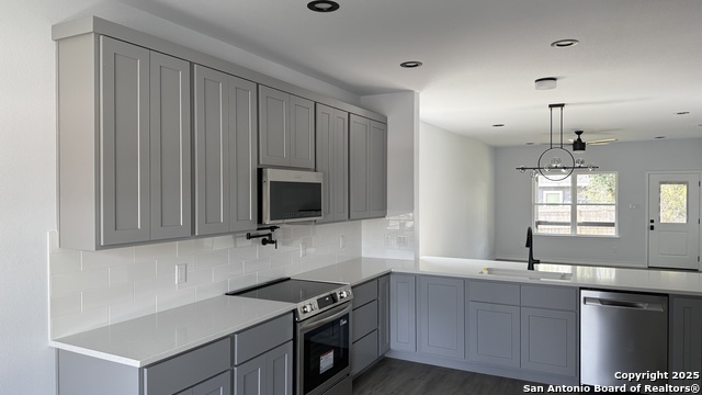 Listing photo id 10 for 124 Lookout Ct