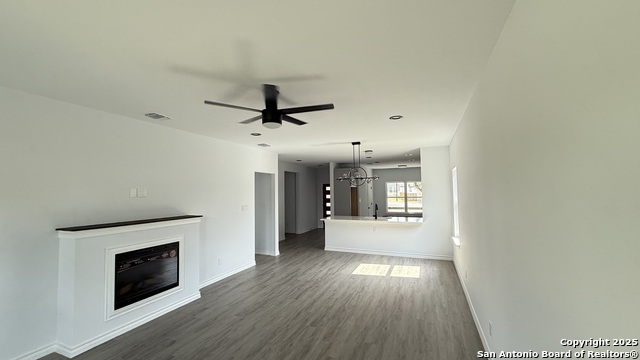Listing photo id 11 for 124 Lookout Ct