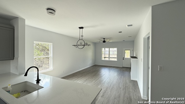 Listing photo id 12 for 124 Lookout Ct