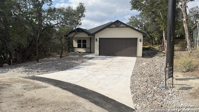 Listing photo id 1 for 124 Lookout Ct