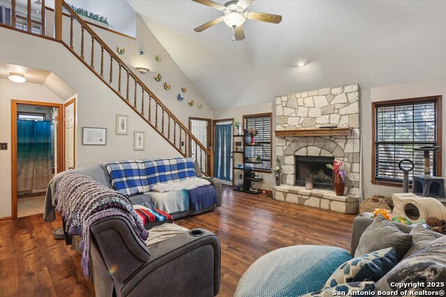 Listing photo id 3 for 31030 Setting Sun Dr