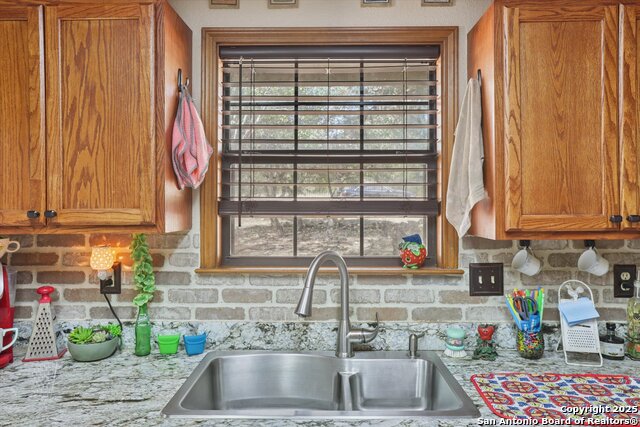 Listing photo id 7 for 31030 Setting Sun Dr