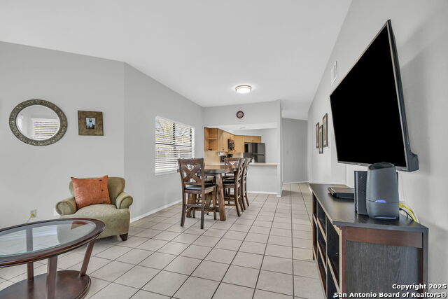 Image 10 of 21 For 401 Lincoln W Apt A101