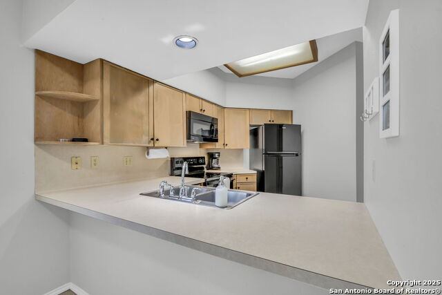 Image 8 of 21 For 401 Lincoln W Apt A101
