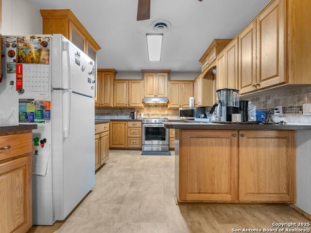 Listing photo id 9 for 2 Ridge  