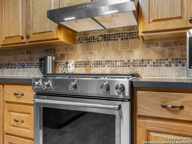 Listing photo id 10 for 2 Ridge  