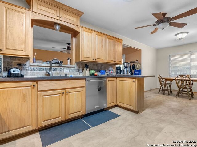 Listing photo id 11 for 2 Ridge  