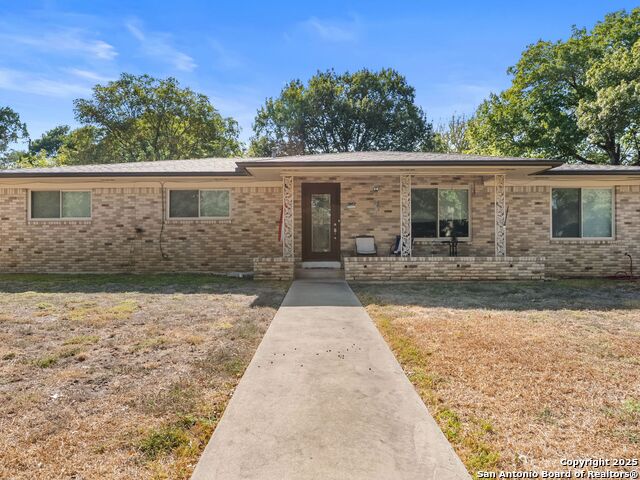 Listing photo id 0 for 2 Ridge  