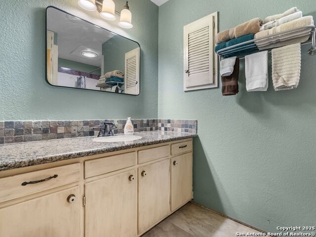 Listing photo id 24 for 2 Ridge  