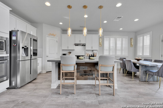 Image 16 of 56 For 8503 Desert Cove