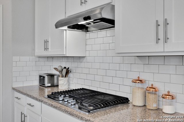 Image 19 of 56 For 8503 Desert Cove