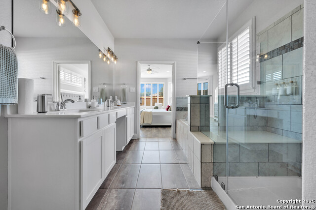 Image 26 of 56 For 8503 Desert Cove