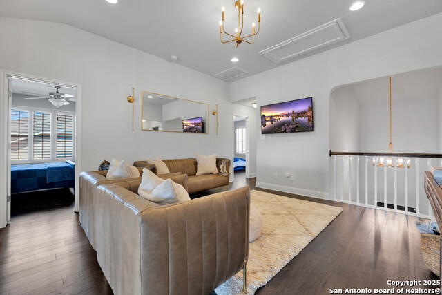 Image 30 of 56 For 8503 Desert Cove