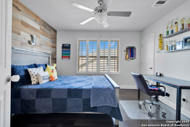 Image 31 of 56 For 8503 Desert Cove