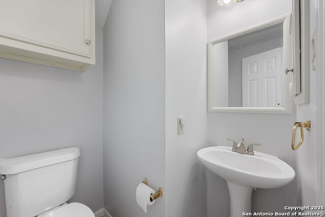 Image 13 of 28 For 8910 Lost Woods