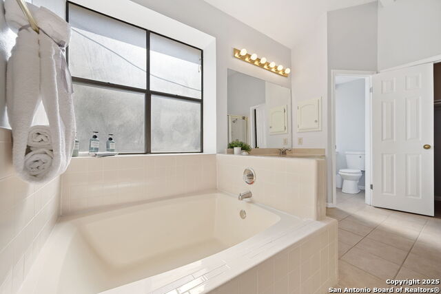 Image 17 of 28 For 8910 Lost Woods