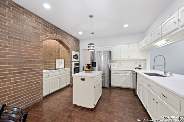 Image 4 of 28 For 8910 Lost Woods