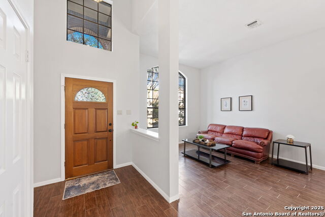 Image 8 of 28 For 8910 Lost Woods