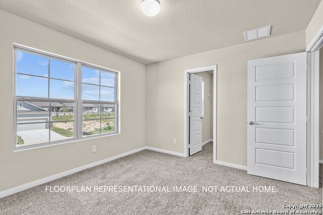 Listing photo id 13 for 3015 Wembley Way
