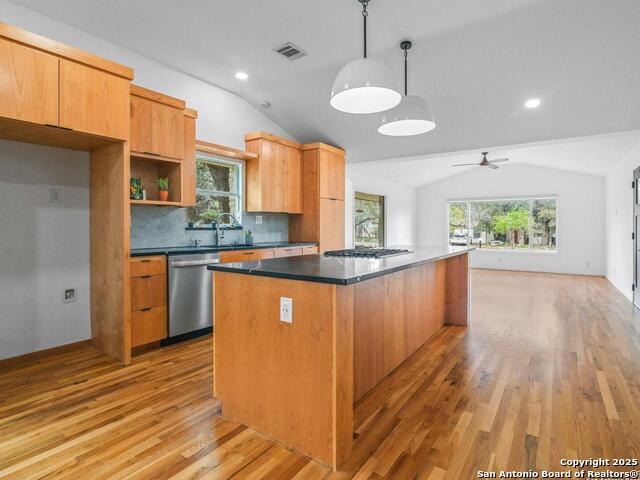 Image 17 of 37 For 17303 Blue Rock