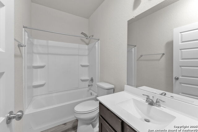 Listing photo id 12 for 3311 Rosita
