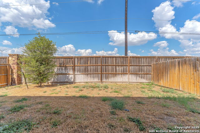 Listing photo id 14 for 3311 Rosita