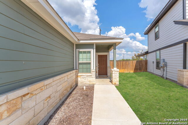 Listing photo id 1 for 3311 Rosita