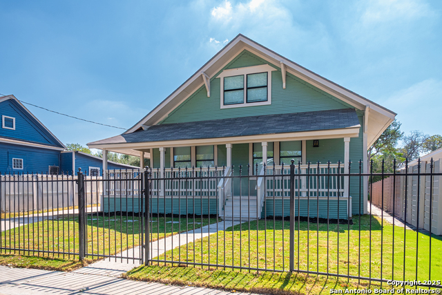 Image 4 of 51 For 1024 Burnet  