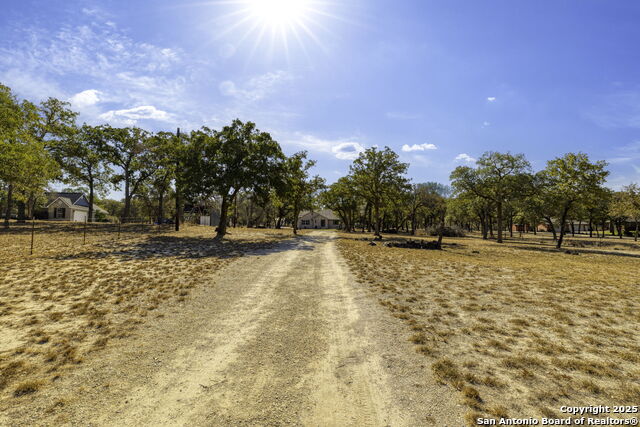 Image 25 of 42 For 127 Scenic Oak