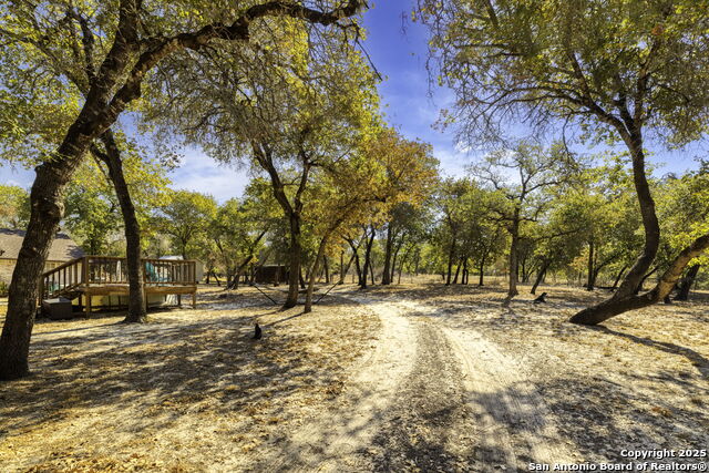 Image 26 of 42 For 127 Scenic Oak