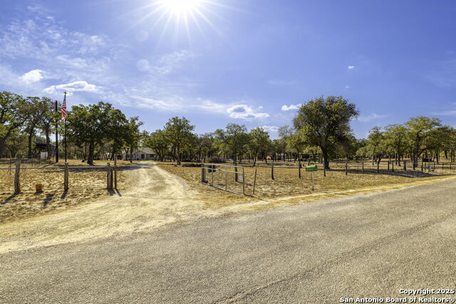 Image 29 of 42 For 127 Scenic Oak