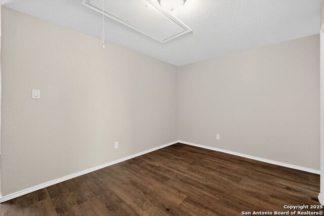 Image 7 of 31 For 3916 Asher Alley