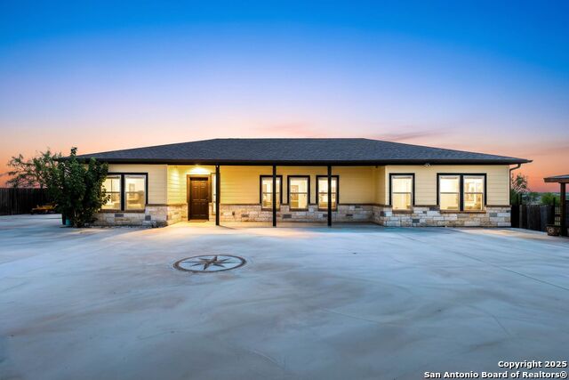 Details for 749 El Rey Dr, Kyle, TX 78640