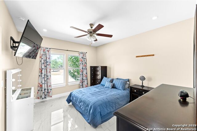 Listing photo id 16 for 749 El Rey Dr