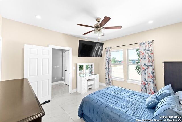 Listing photo id 17 for 749 El Rey Dr