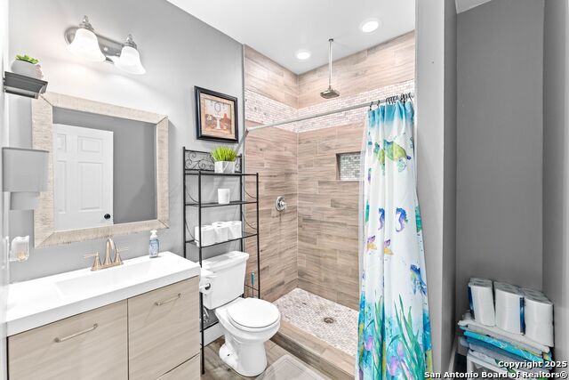 Listing photo id 24 for 749 El Rey Dr