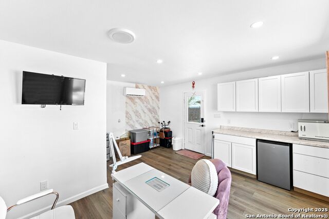 Listing photo id 30 for 749 El Rey Dr