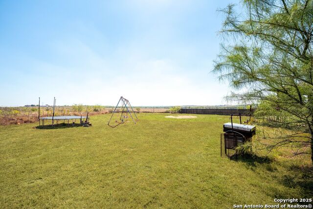 Listing photo id 36 for 749 El Rey Dr