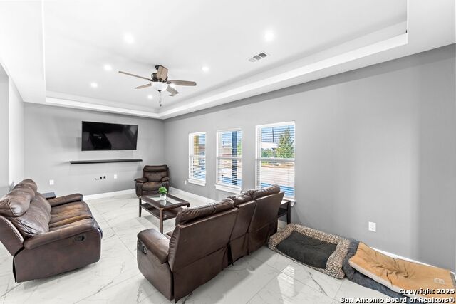 Listing photo id 6 for 749 El Rey Dr