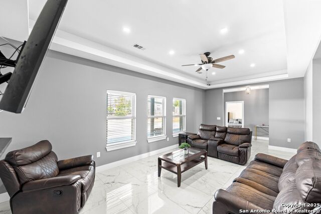 Listing photo id 7 for 749 El Rey Dr