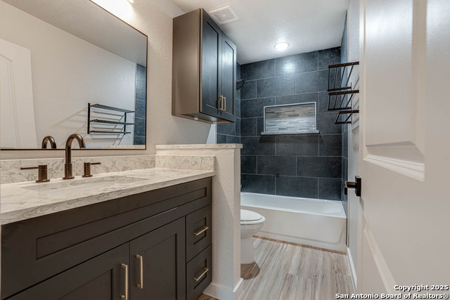 Image 17 of 24 For 235 Bank  