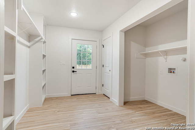 Image 19 of 24 For 235 Bank  