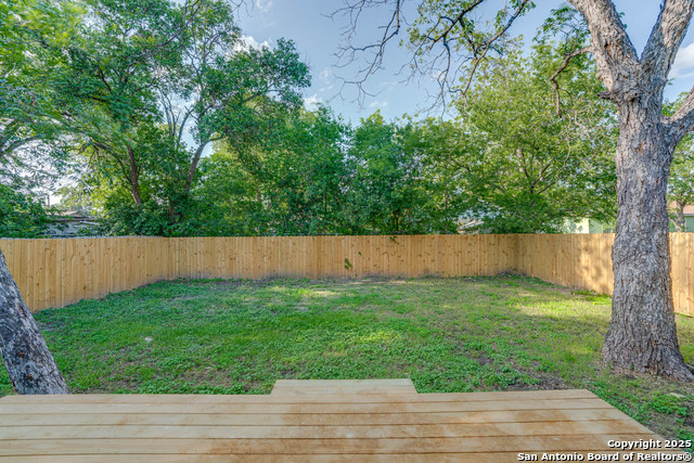 Image 23 of 24 For 235 Bank  