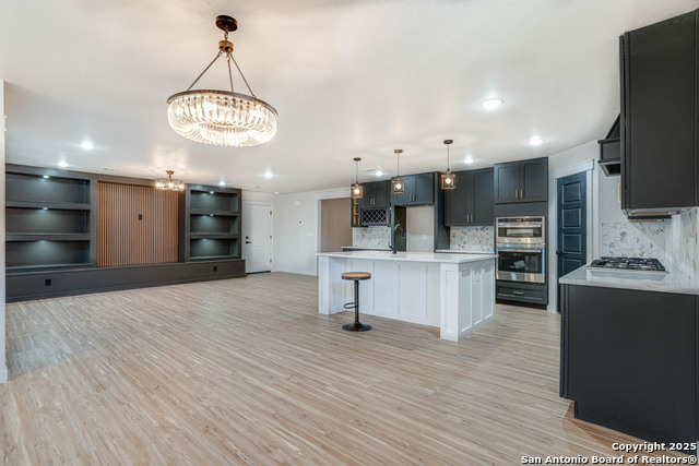 Image 6 of 24 For 235 Bank  