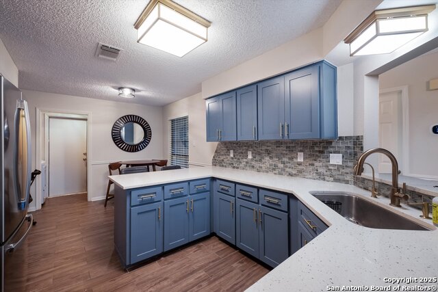 Image 11 of 29 For 4402 Bending Oak St