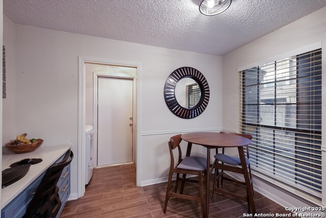 Image 12 of 29 For 4402 Bending Oak St