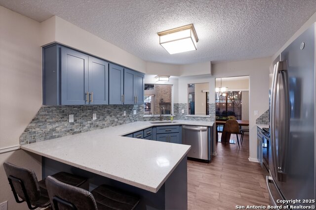 Image 14 of 29 For 4402 Bending Oak St