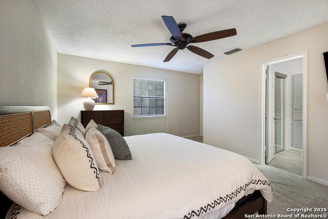 Image 17 of 29 For 4402 Bending Oak St