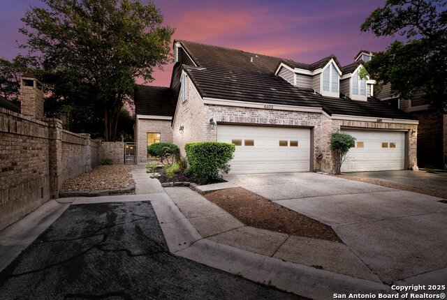 Image 2 of 29 For 4402 Bending Oak St